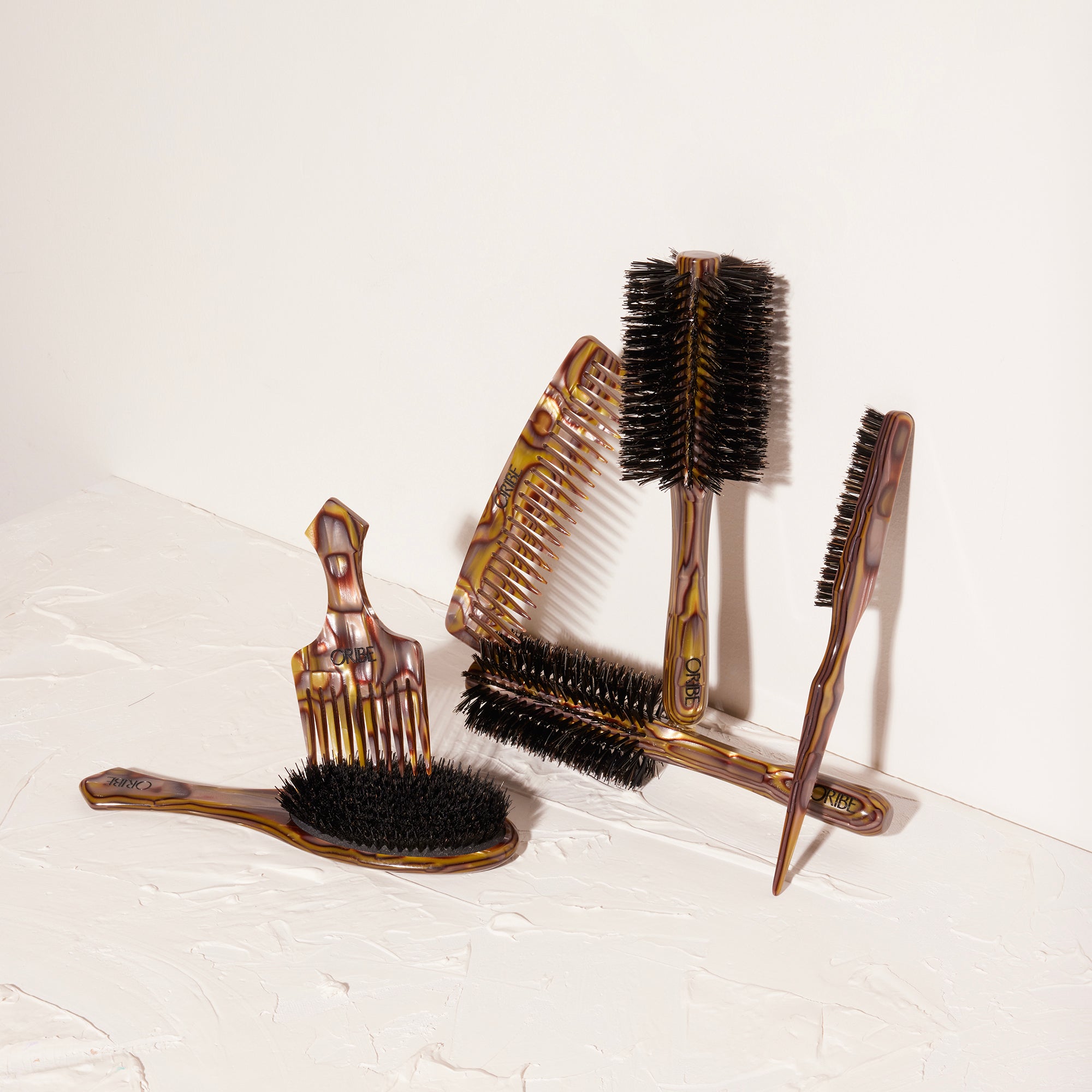 Italian Resin Large Round Brush - Image 3